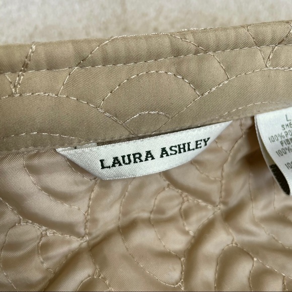 Laura Ashley Quilted Zip Up Lightweight Jacket - Picture 13 of 14